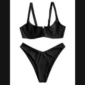 ZAFUL Ribbed Underwire Smocked Balconette Bikini